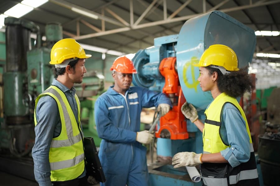 HSE em instalações críticas: como a Inteligência Artificial está transformando essa gestão